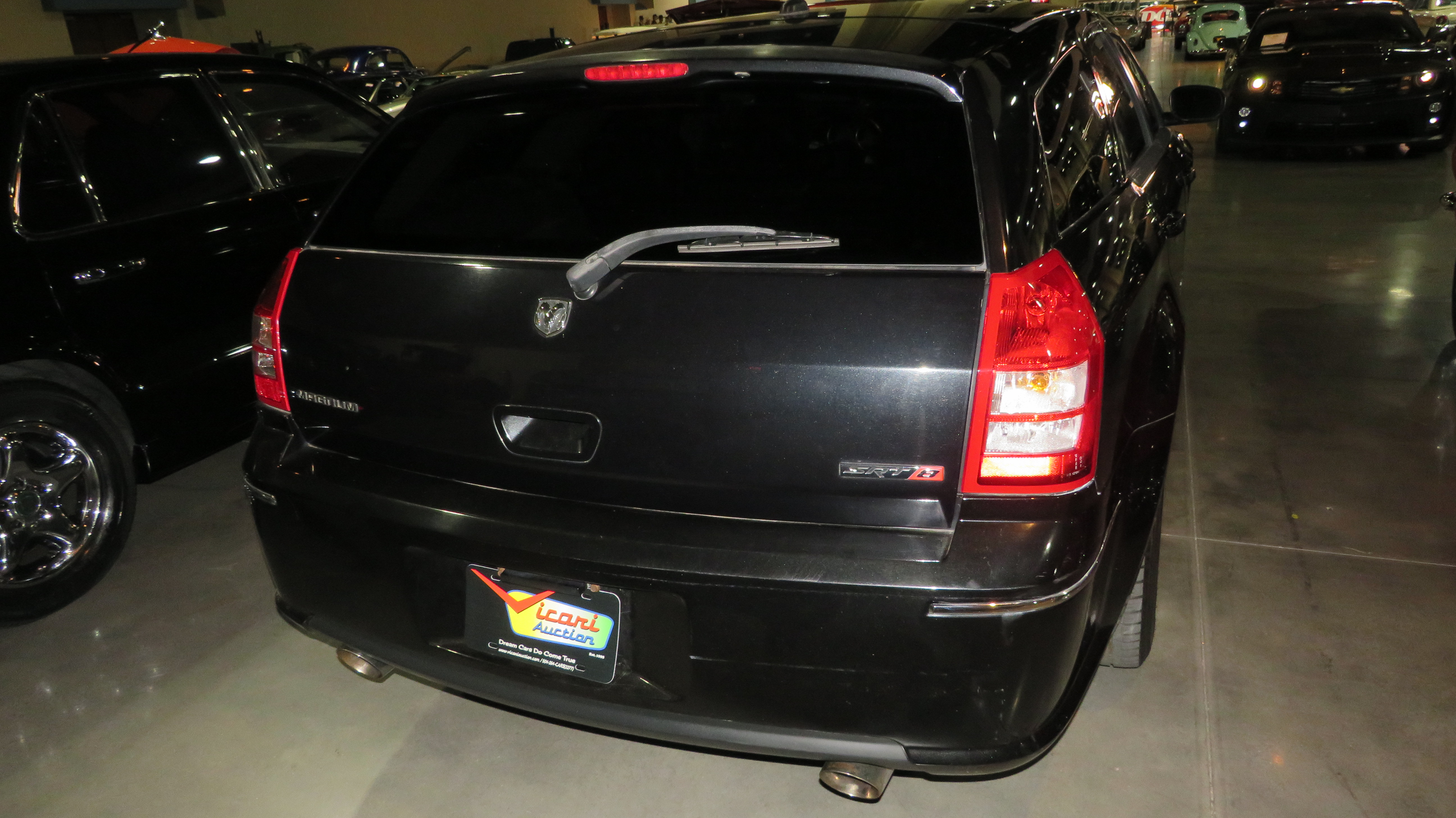 3rd Image of a 2006 DODGE MAGNUM SRT-8