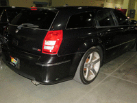 Image 2 of 12 of a 2006 DODGE MAGNUM SRT-8