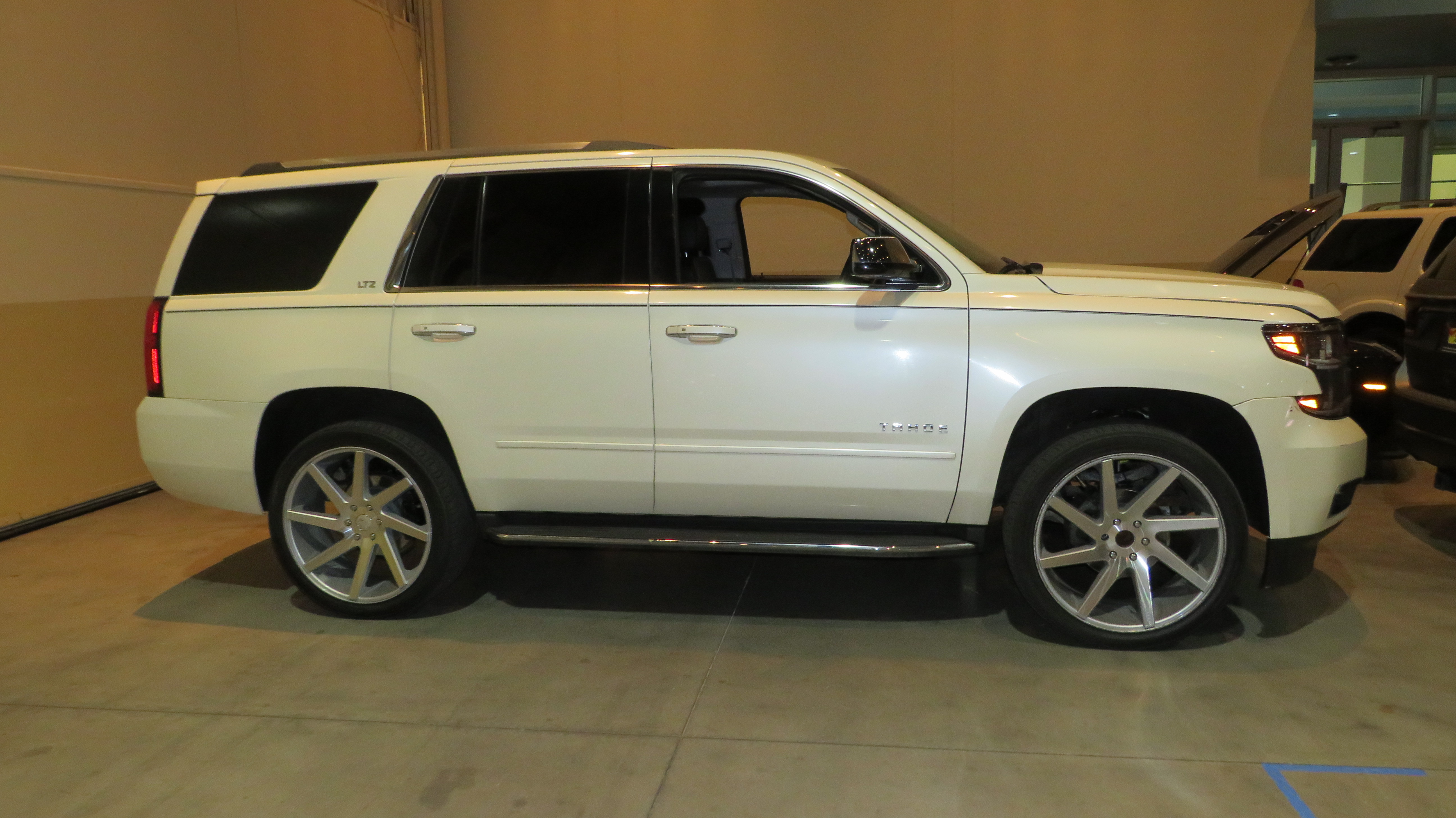 2nd Image of a 2015 CHEVROLET TAHOE LTZ