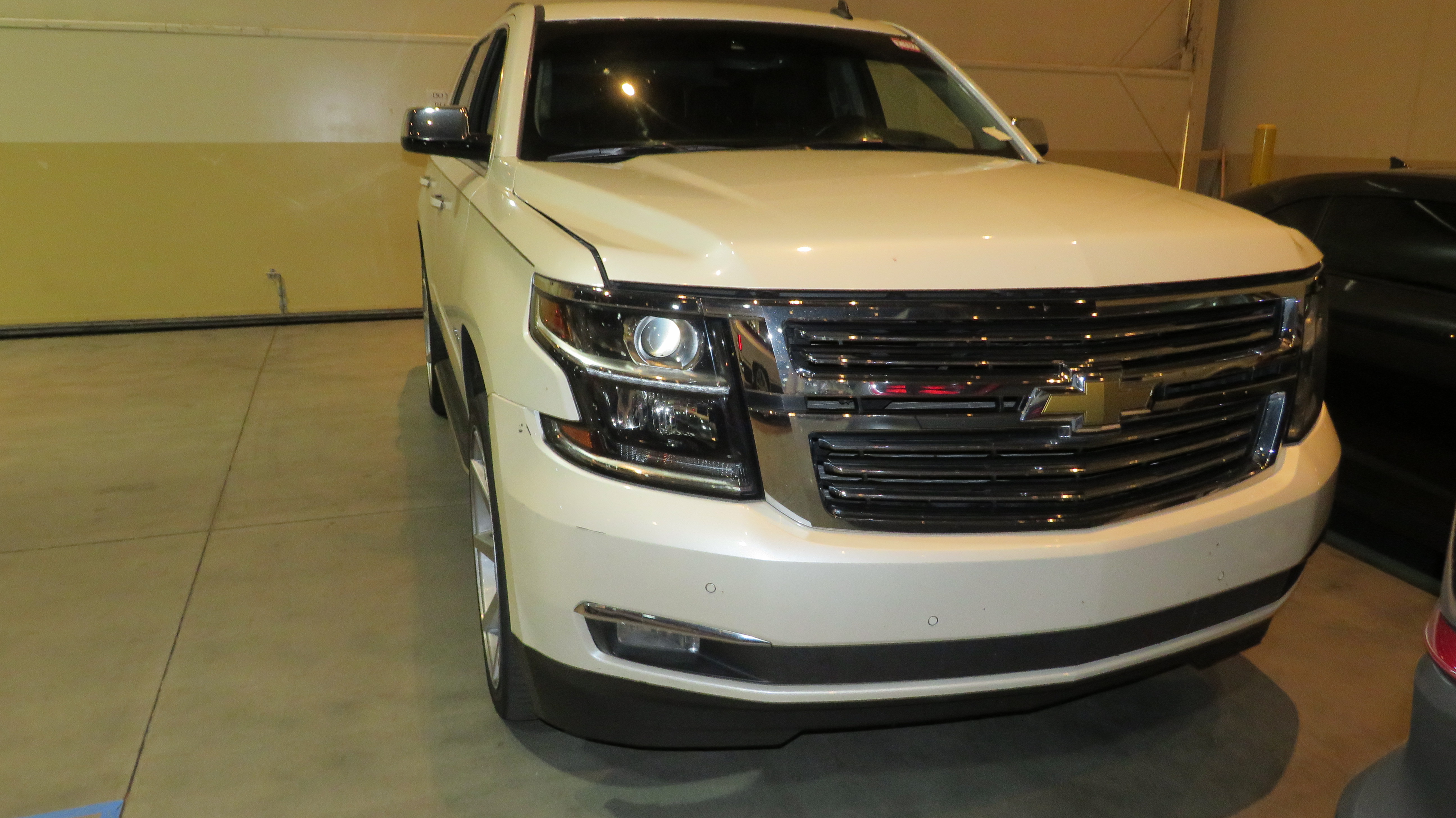 3rd Image of a 2015 CHEVROLET TAHOE LTZ