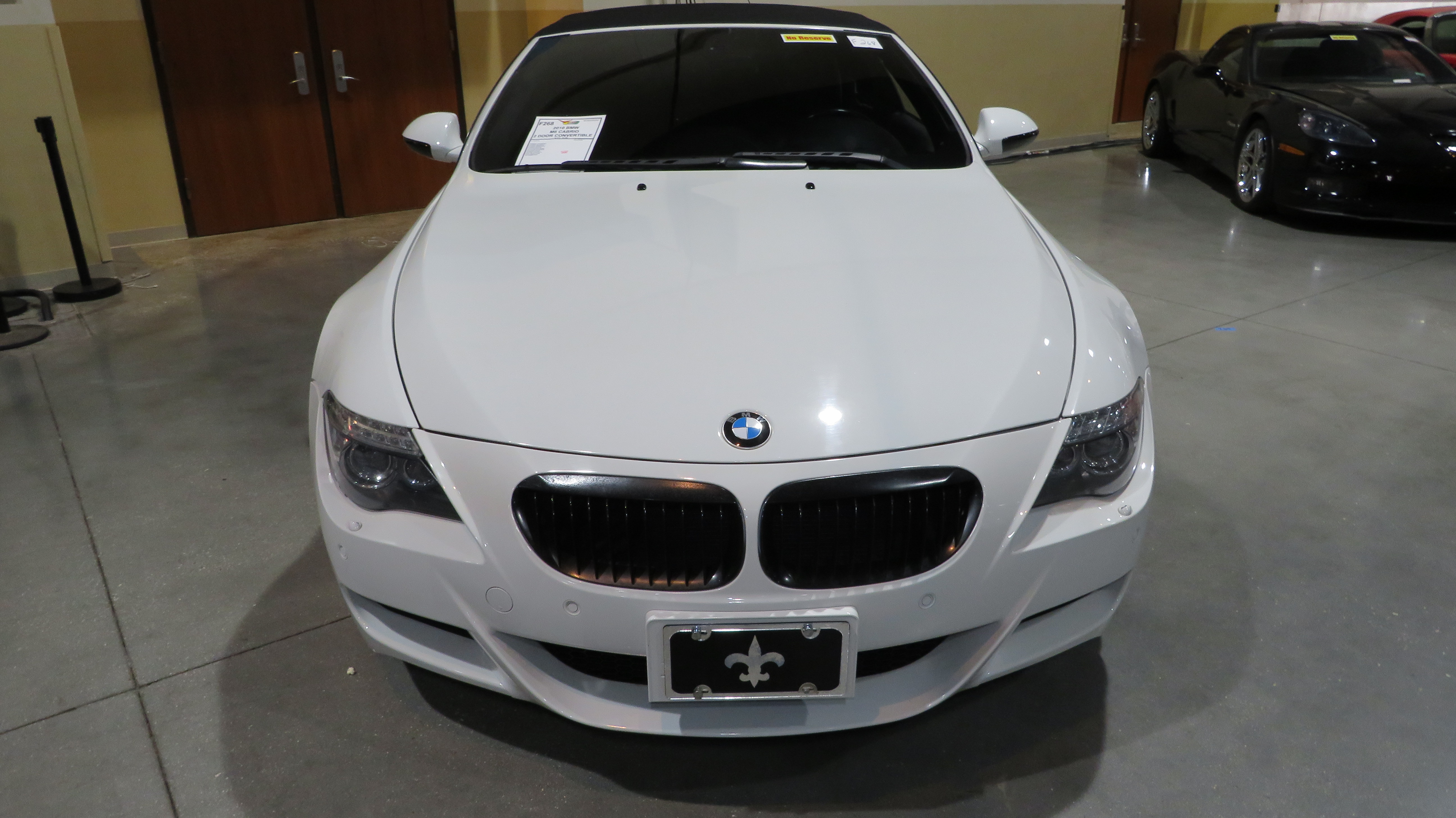 2nd Image of a 2010 BMW M6 CABRIO