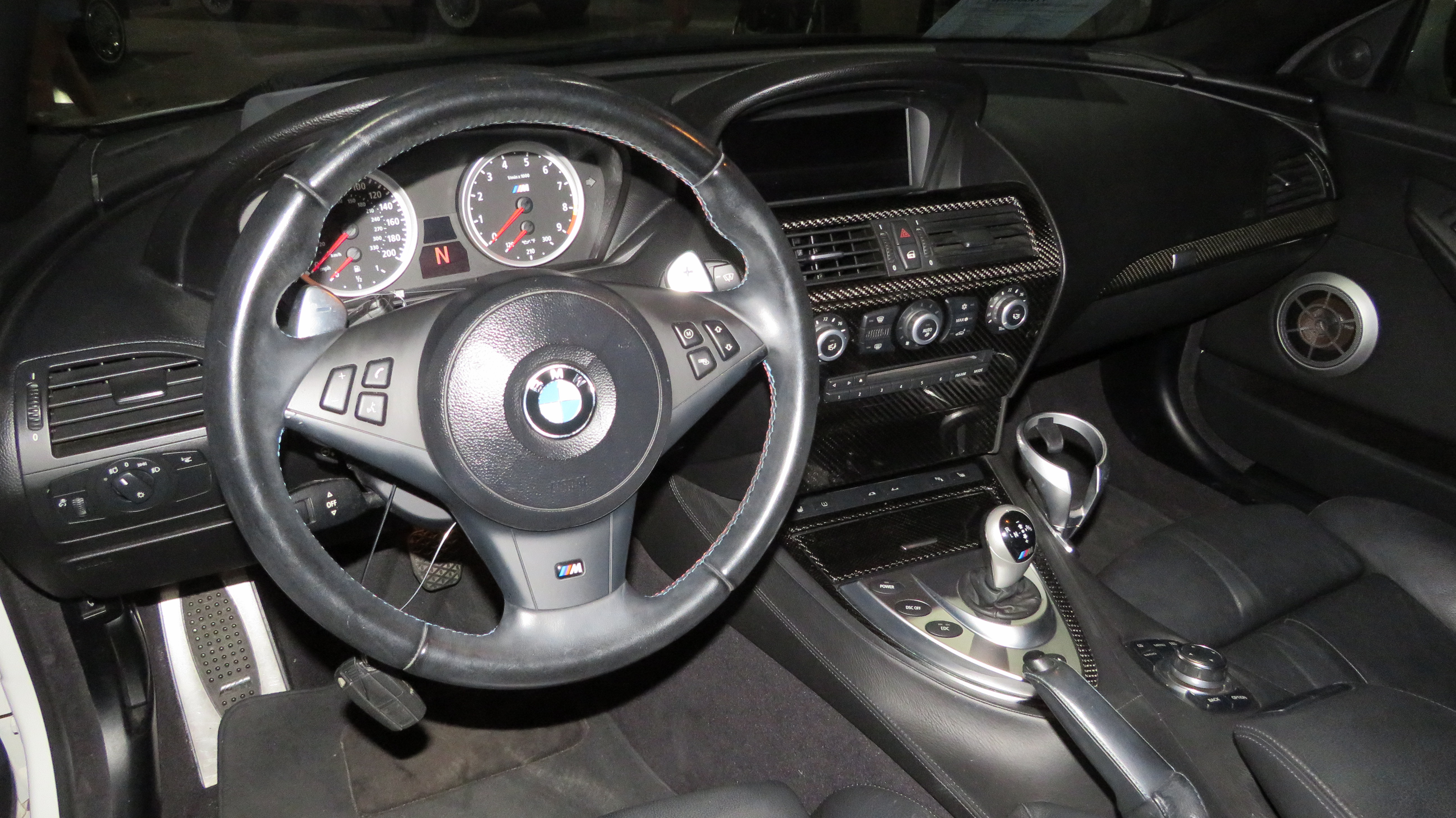 4th Image of a 2010 BMW M6 CABRIO