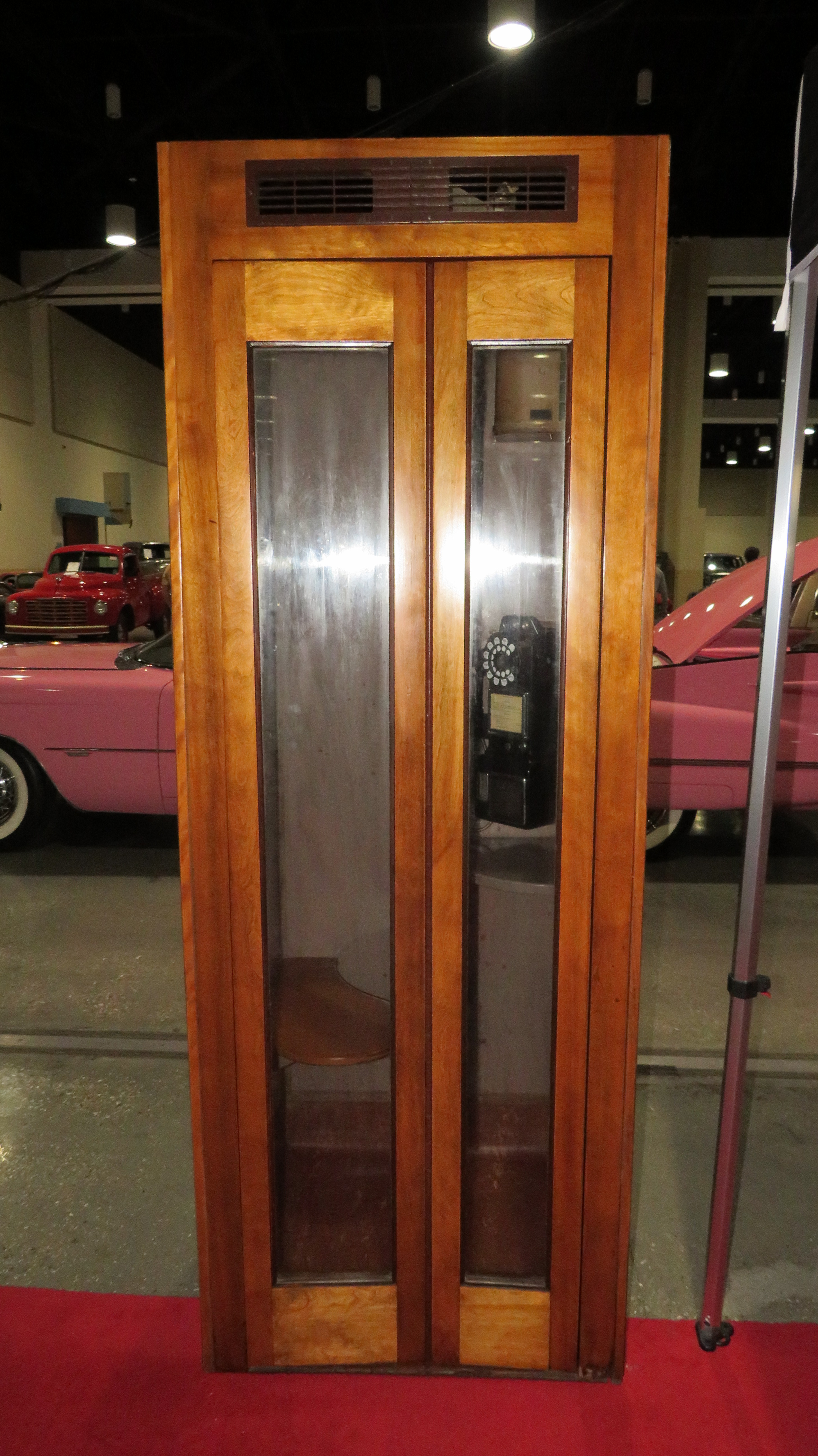 3rd Image of a N/A PHONE BOOTH