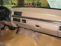 Image 7 of 13 of a 1995 FORD F-250 XLT