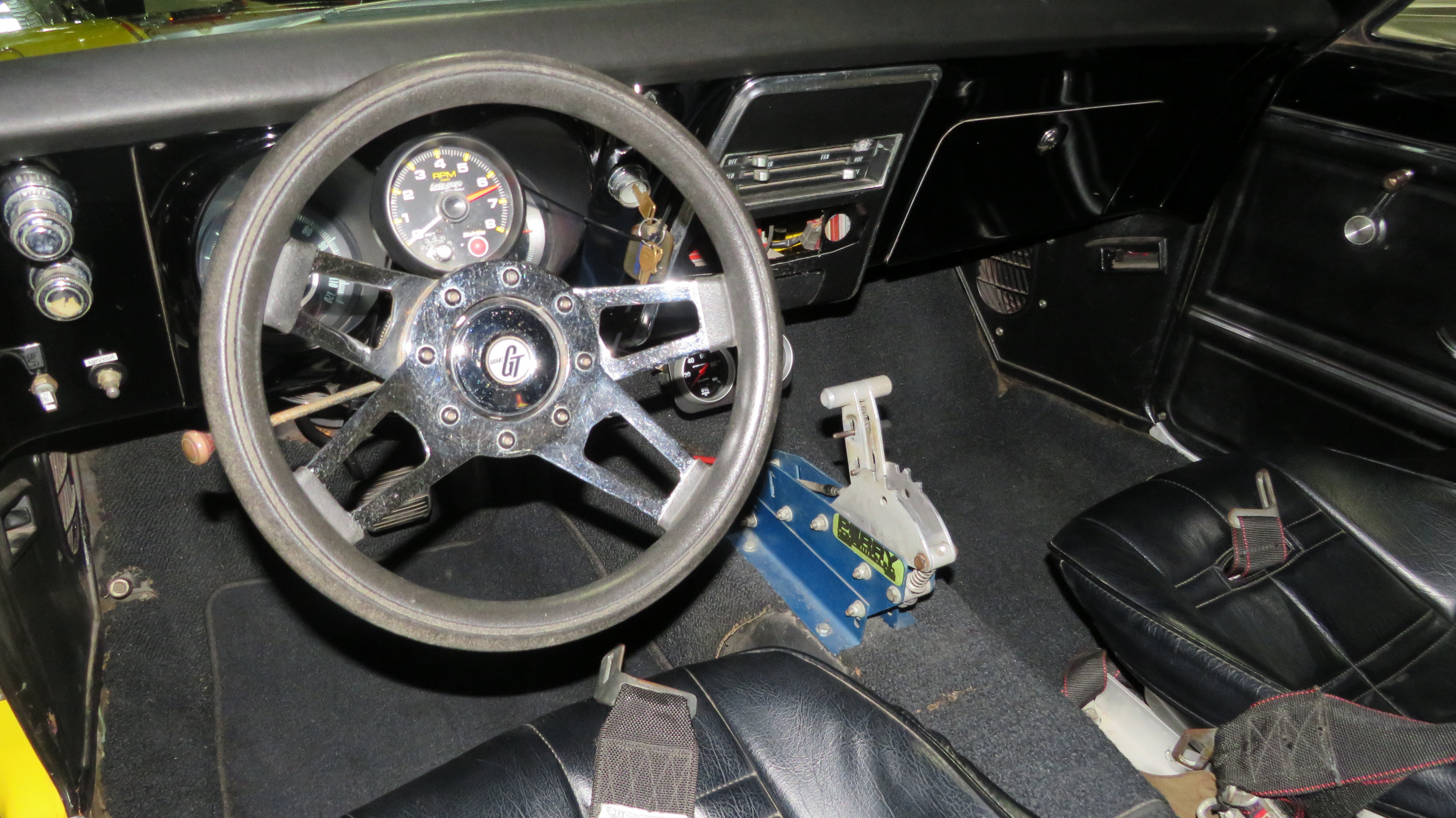 2nd Image of a 1967 CHEVROLET CAMARO