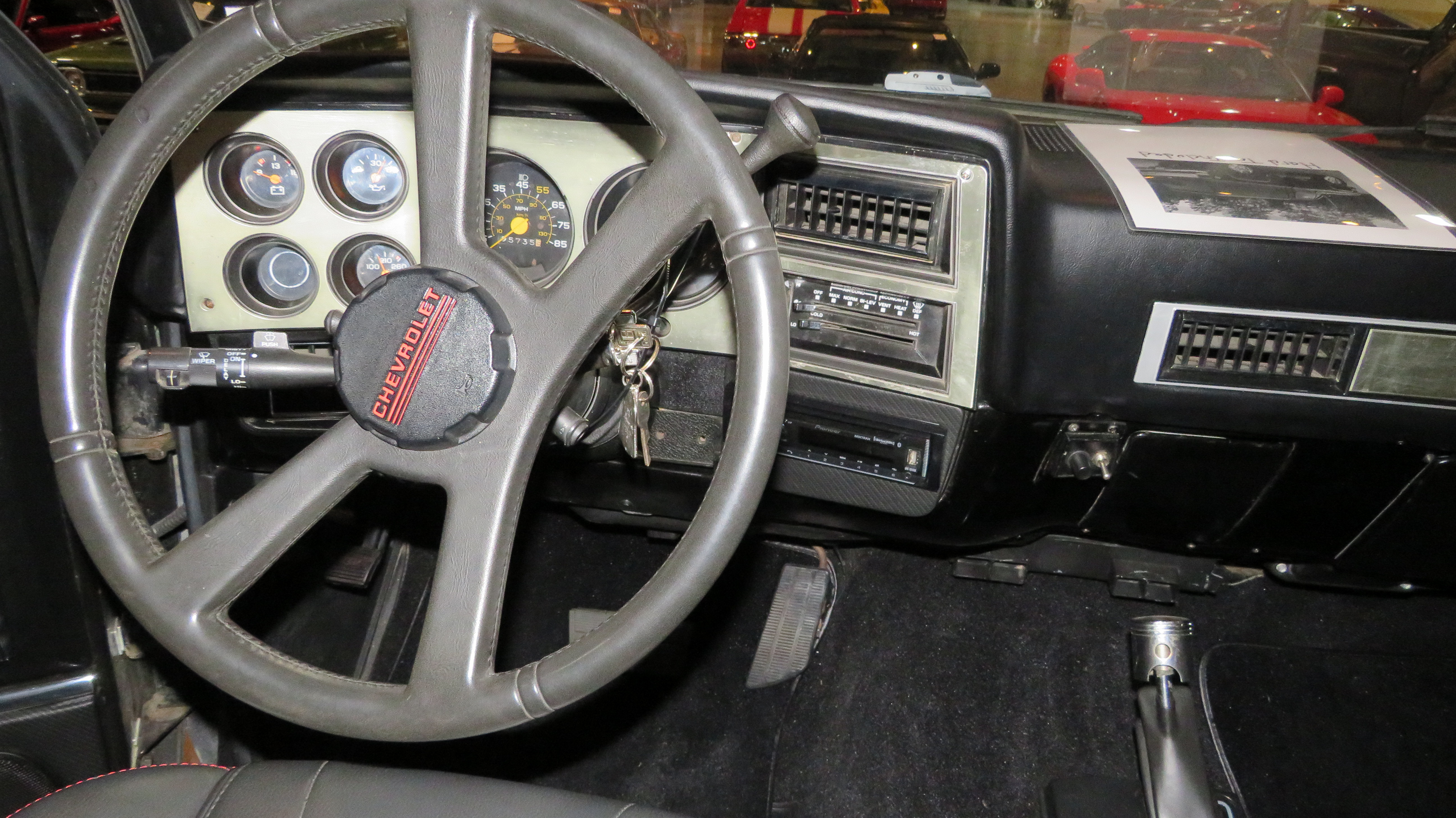 4th Image of a 1985 CHEVROLET BLAZER 1/2 TON; K5/K10