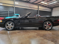 Image 6 of 21 of a 2001 MERCEDES-BENZ SL500