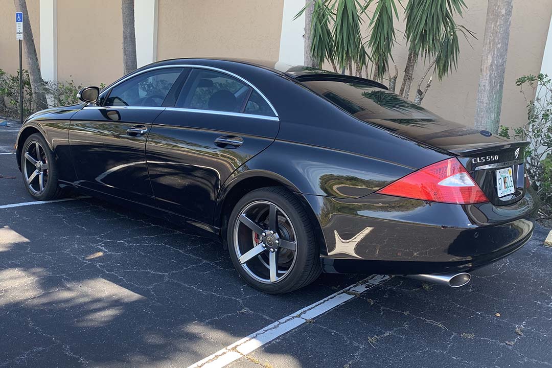 2nd Image of a 2006 MERCEDES-BENZ CLS500
