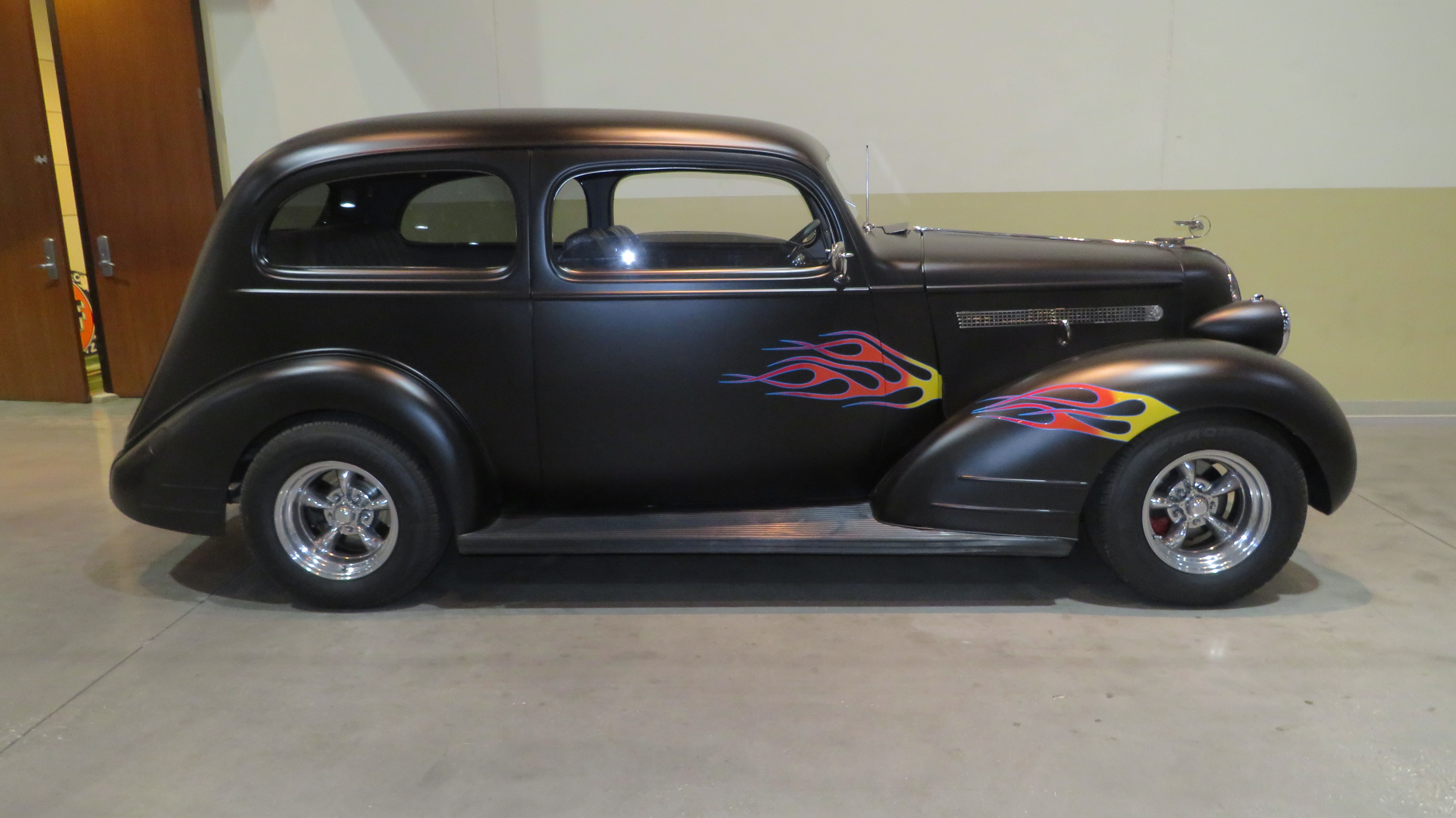 2nd Image of a 1935 PONTIAC CUSTOM