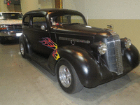 Image 2 of 10 of a 1935 PONTIAC CUSTOM