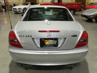 Image 5 of 12 of a 2008 MERCEDES-BENZ SLK