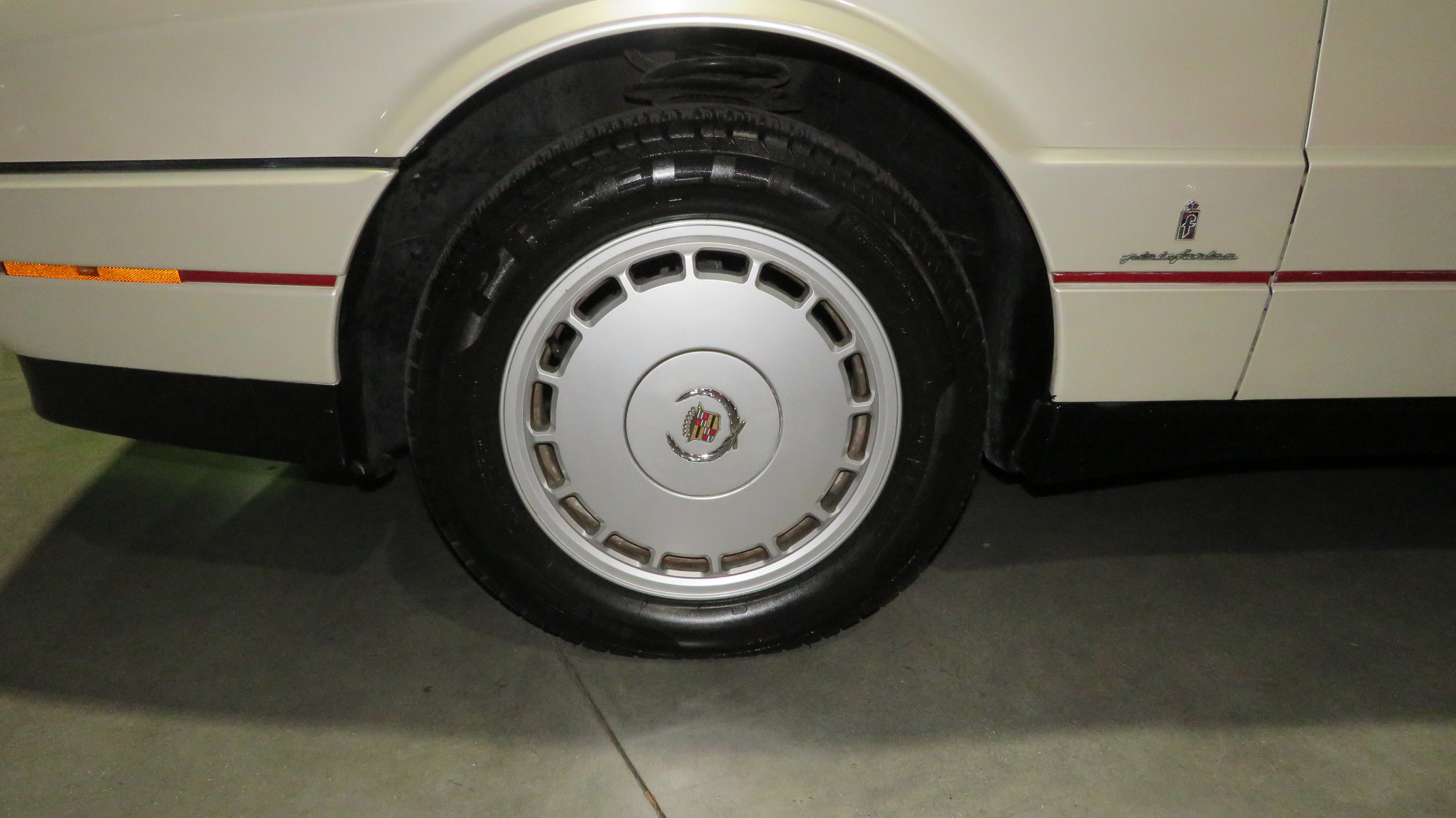 8th Image of a 1990 CADILLAC ALLANTE
