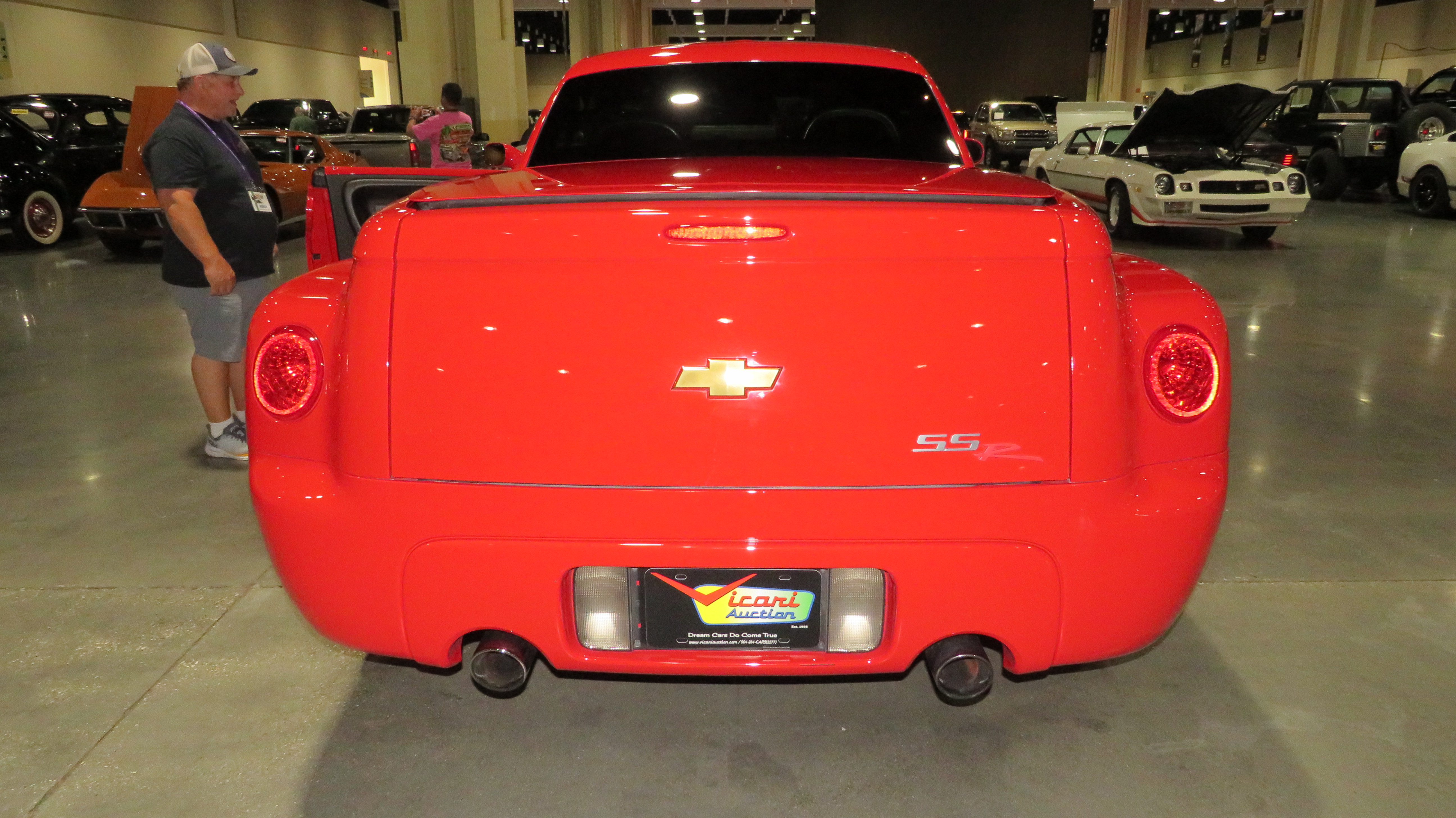 3rd Image of a 2003 CHEVROLET SSR LS