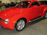Image 1 of 13 of a 2003 CHEVROLET SSR LS