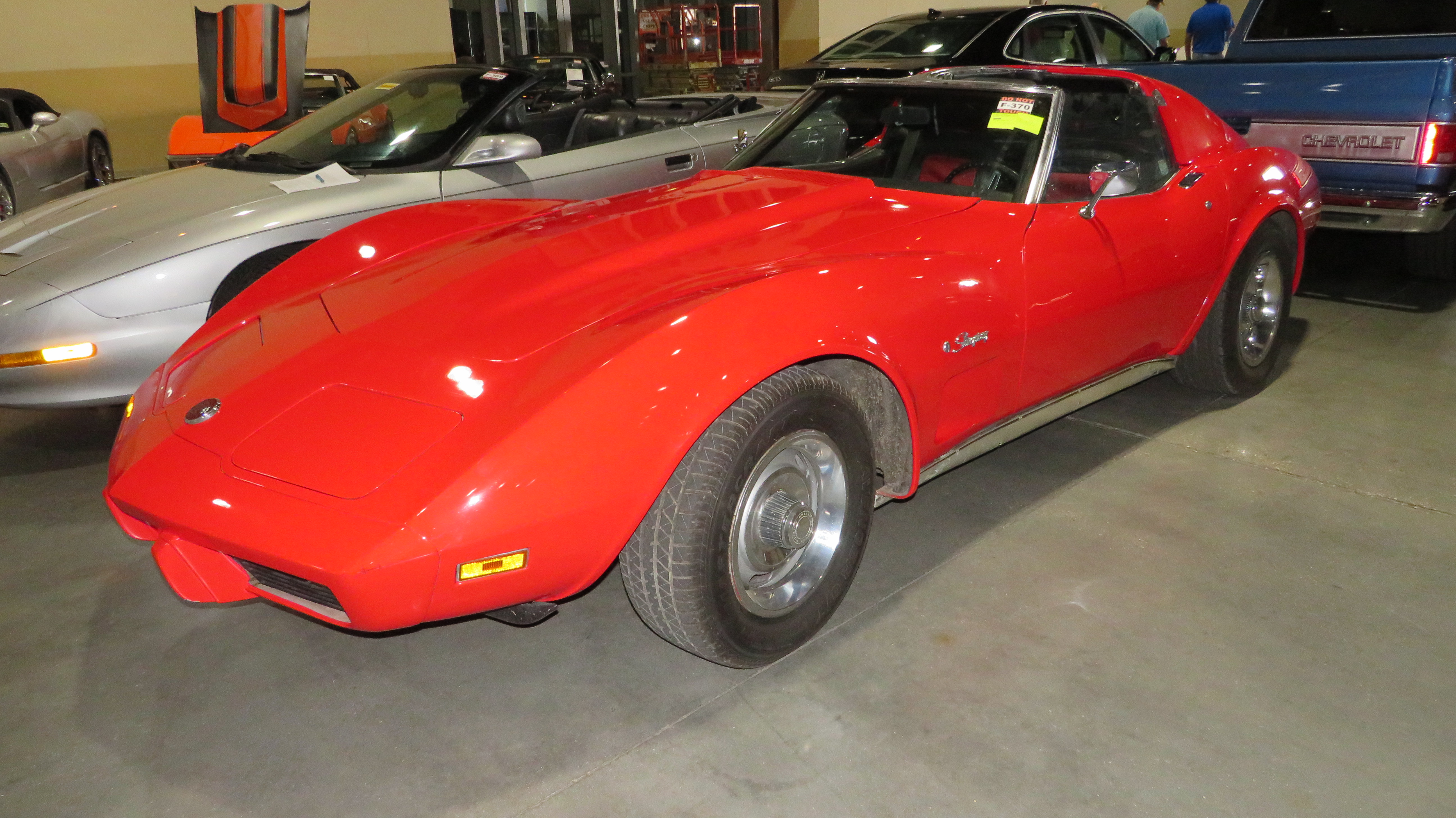 1st Image of a 1975 CHEVROLET CORVETTE