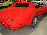 Image 9 of 10 of a 1975 CHEVROLET CORVETTE