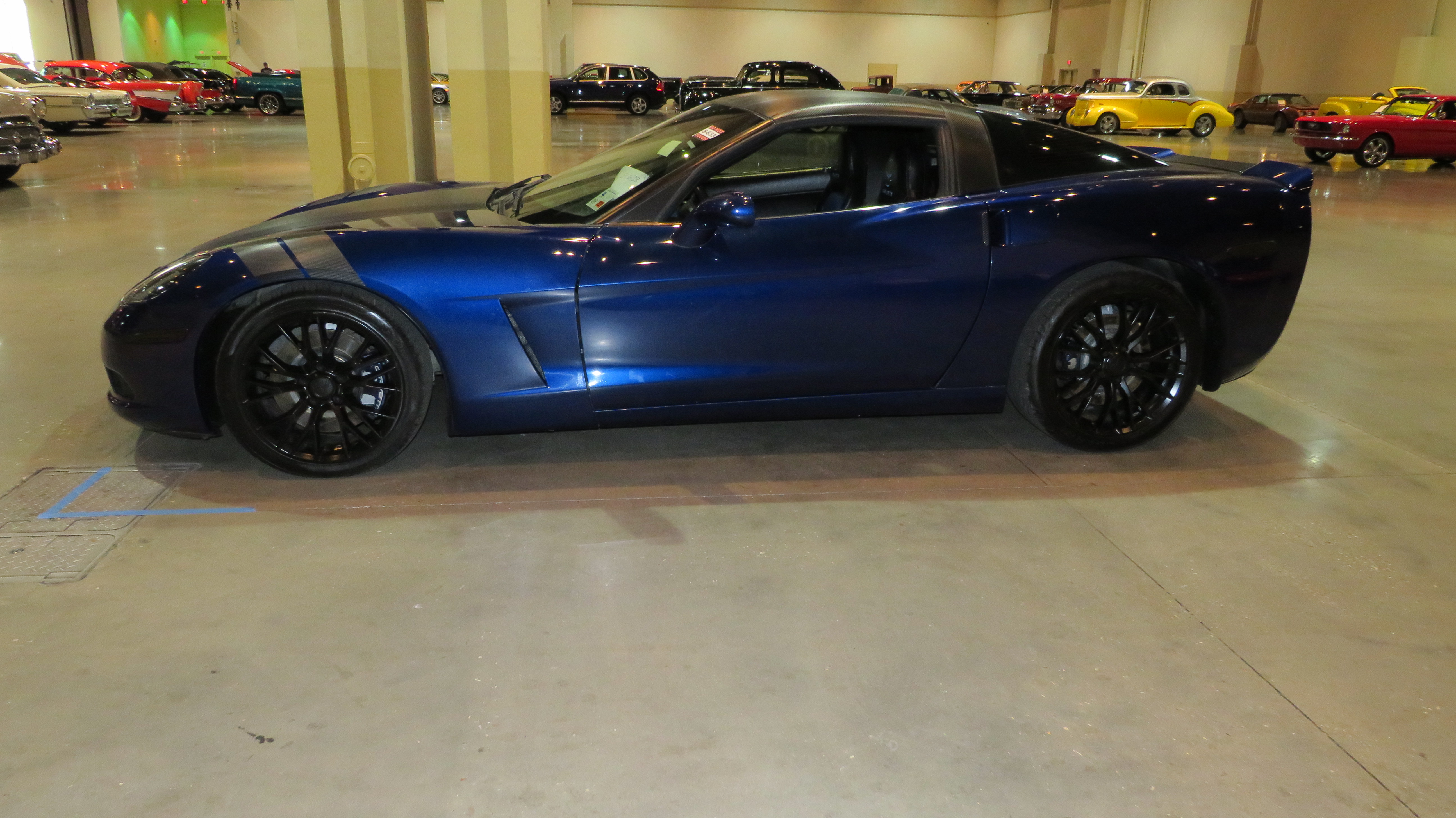 2nd Image of a 2005 CHEVROLET CORVETTE