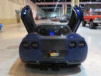 Image 13 of 16 of a 2005 CHEVROLET CORVETTE