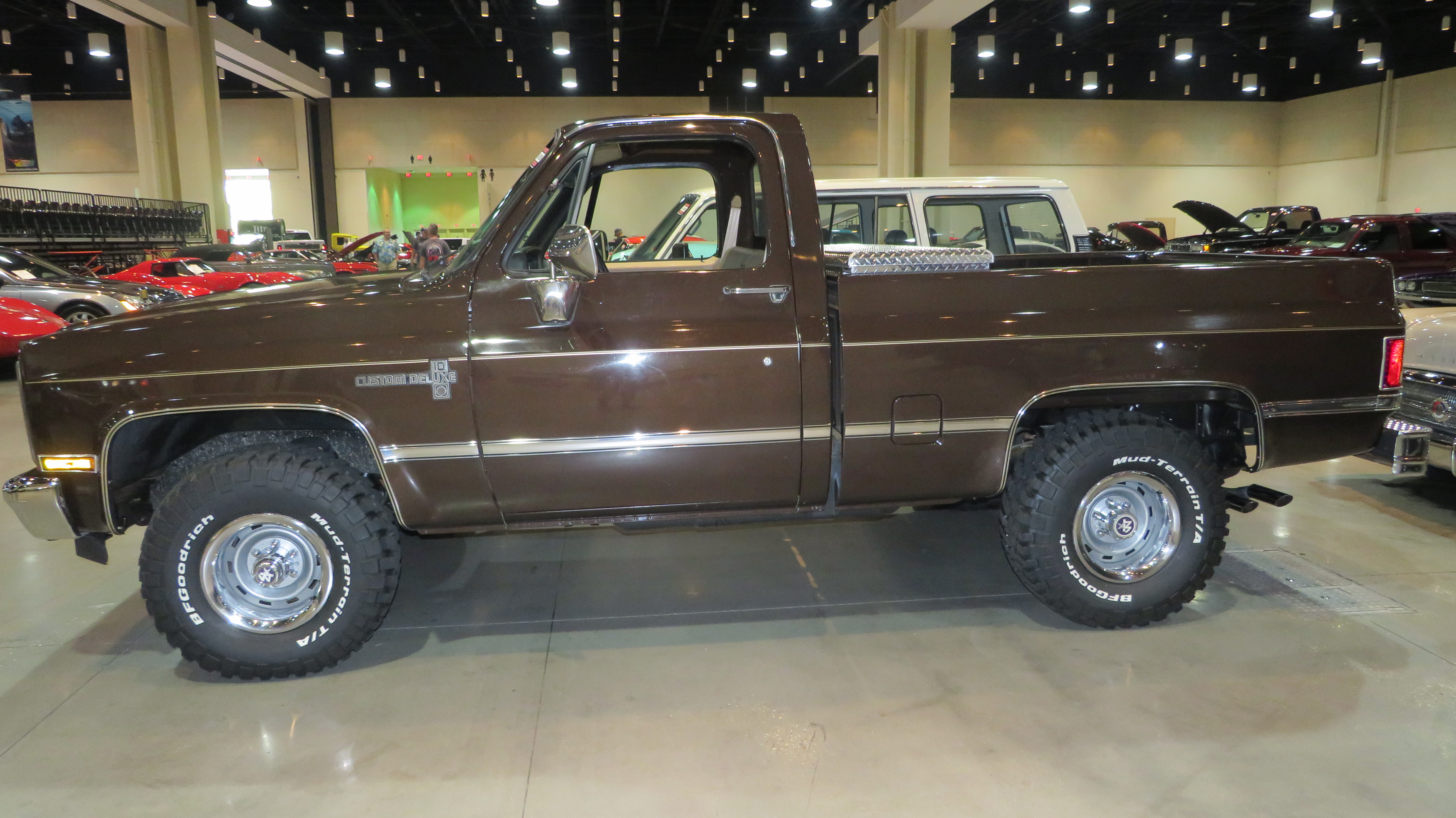 2nd Image of a 1986 CHEVROLET K10