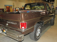 Image 10 of 13 of a 1986 CHEVROLET K10