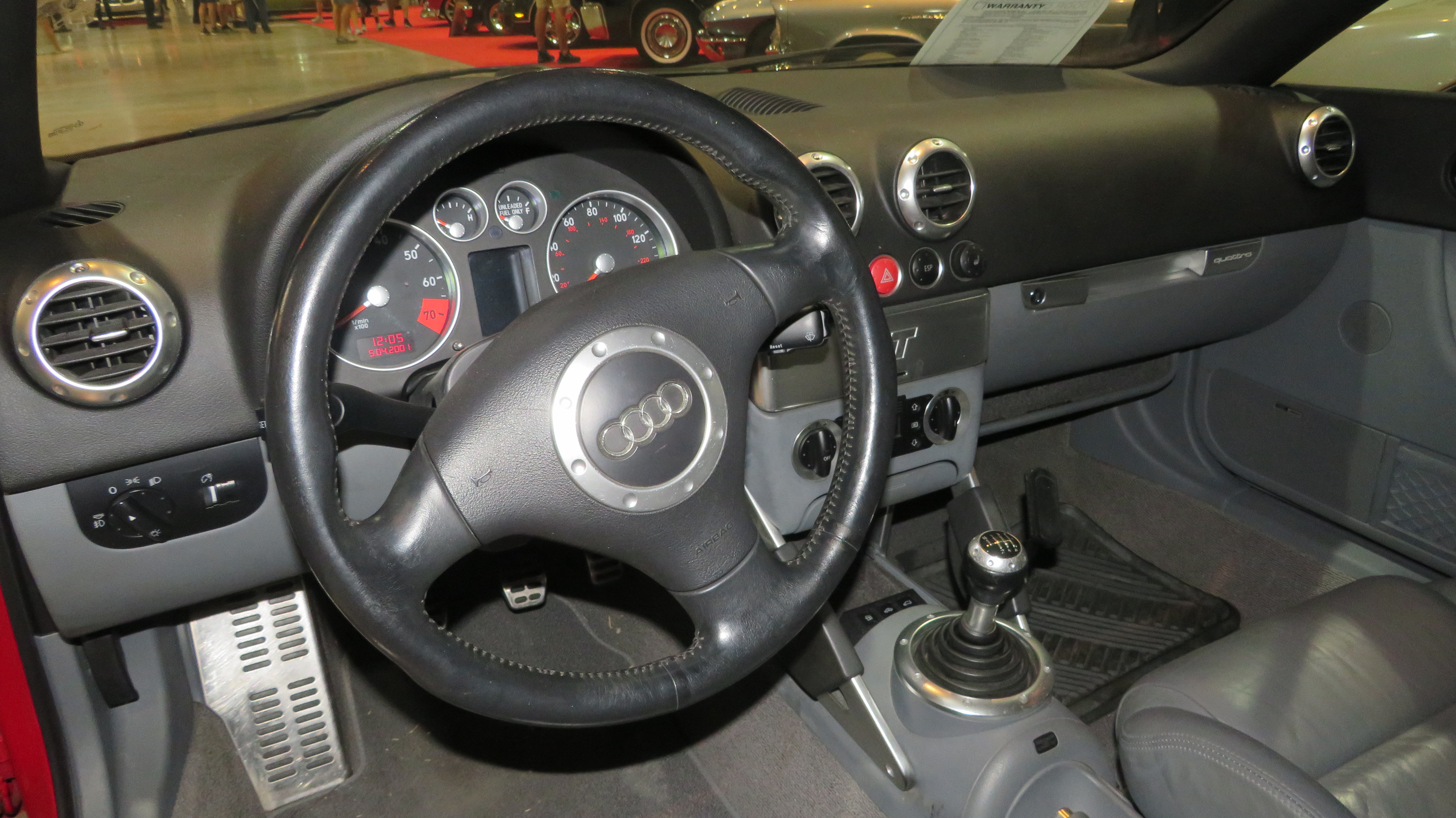 4th Image of a 2001 AUDI TT ROADSTER QUATTRO