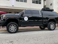 Image 7 of 15 of a 2021 GMC SIERRA 2500 DENALI