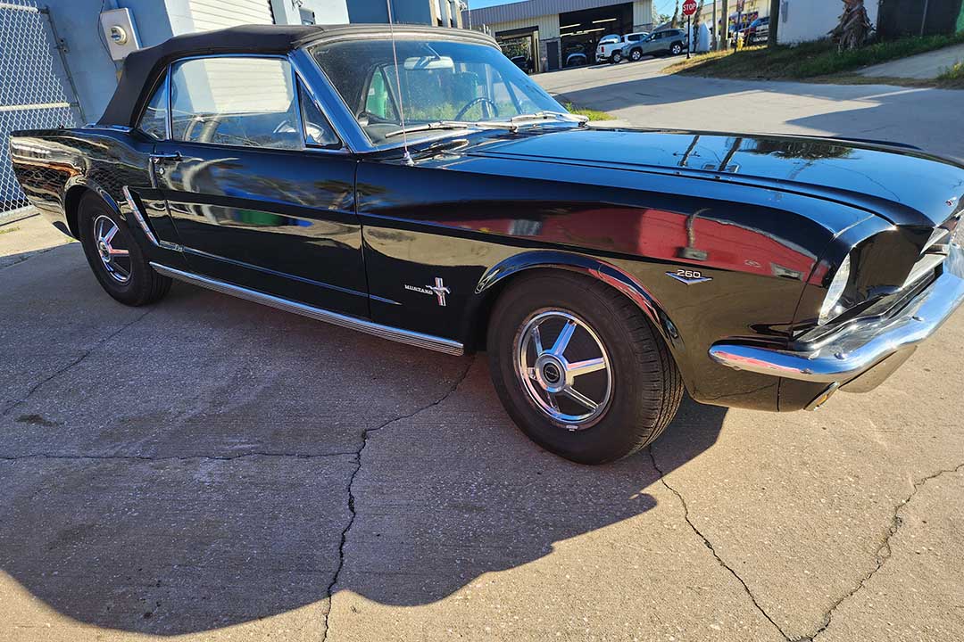 2nd Image of a 1964 FORD MUSTANG