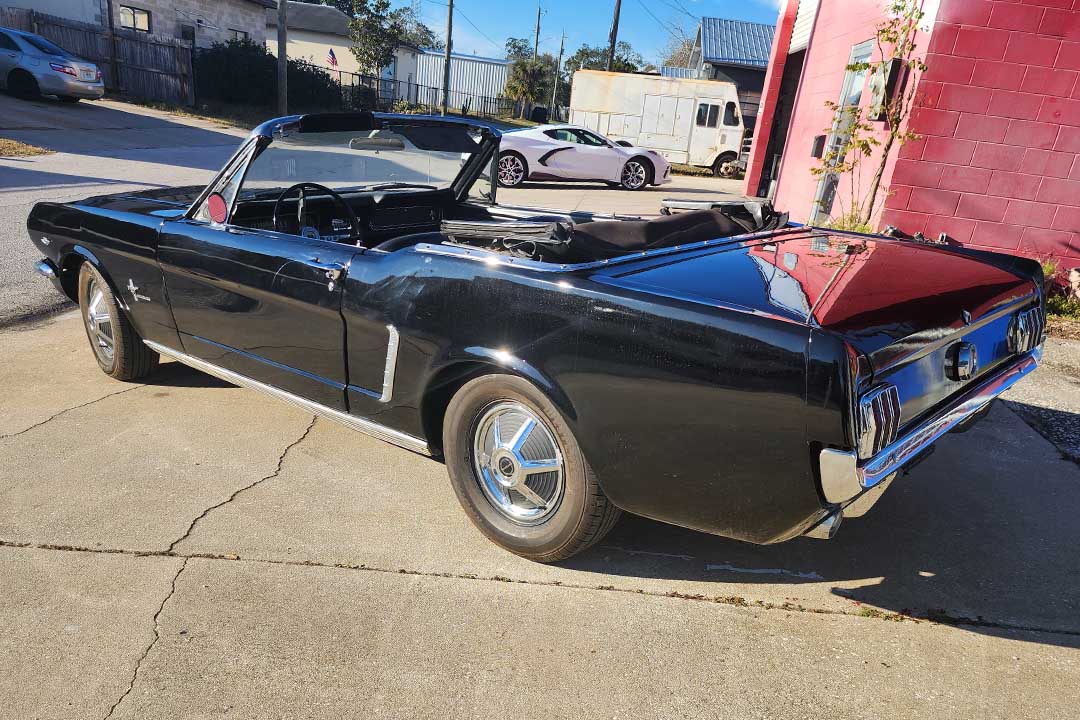 3rd Image of a 1964 FORD MUSTANG