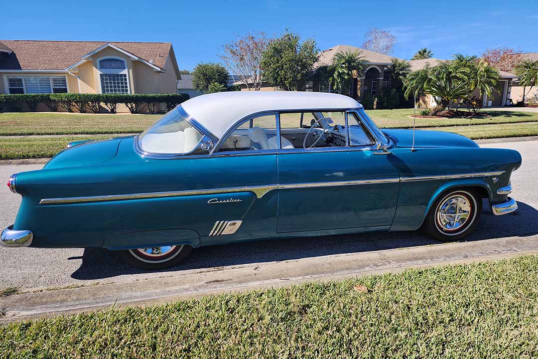 3rd Image of a 1954 FORD CRESTLINER CROWN VICTORIA