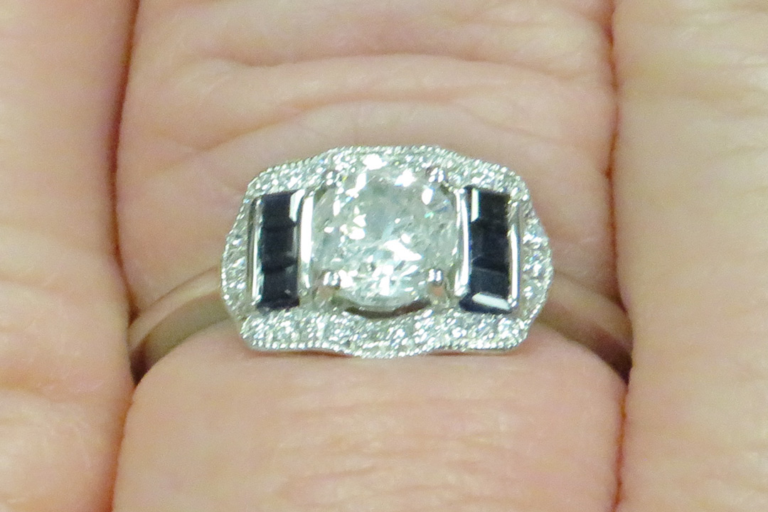 1st Image of a N/A LADY DIAMOND SAPPHIRE SOLITAIRE RING