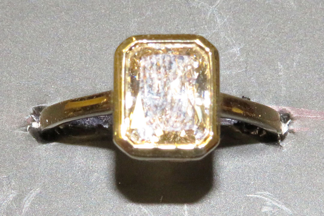 0th Image of a N/A GOLD DIAMOND RING