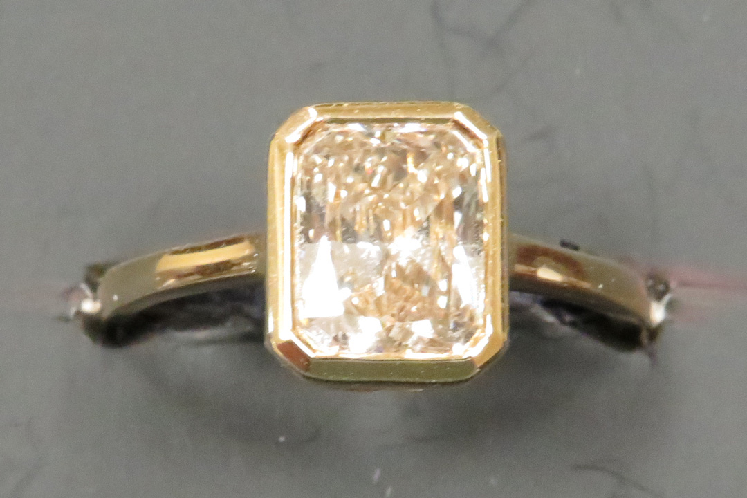 1st Image of a N/A GOLD DIAMOND RING