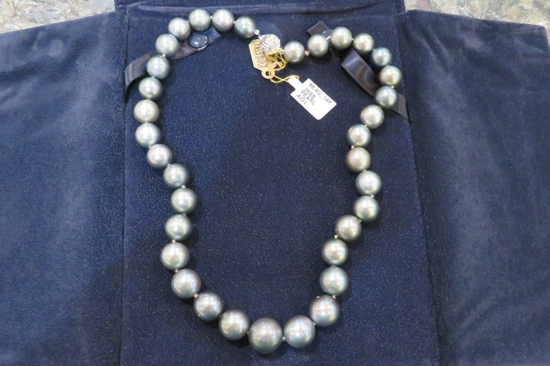 1st Image of a N/A TAHITIAN PEARL NECKLACE