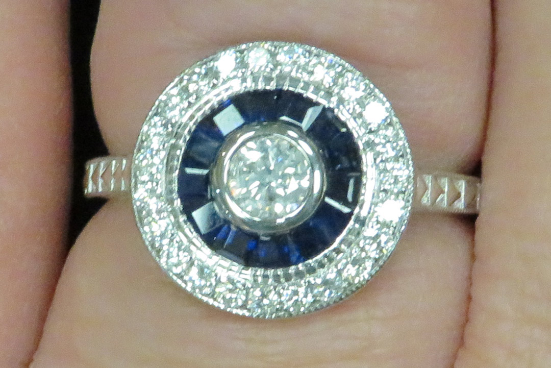 3rd Image of a N/A GOLD DIAMOND SAPPHIRE RING