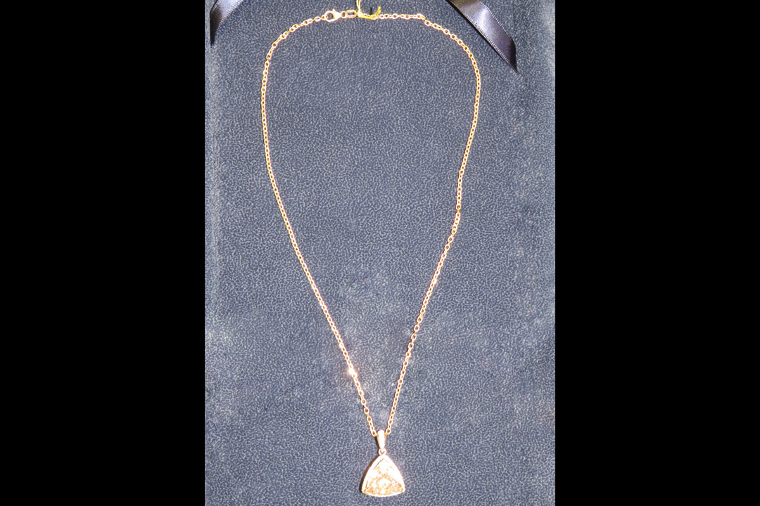 1st Image of a N/A LADIES CAST & ASSEMBLED MORGANITE AND DIAMOND NECKLACE