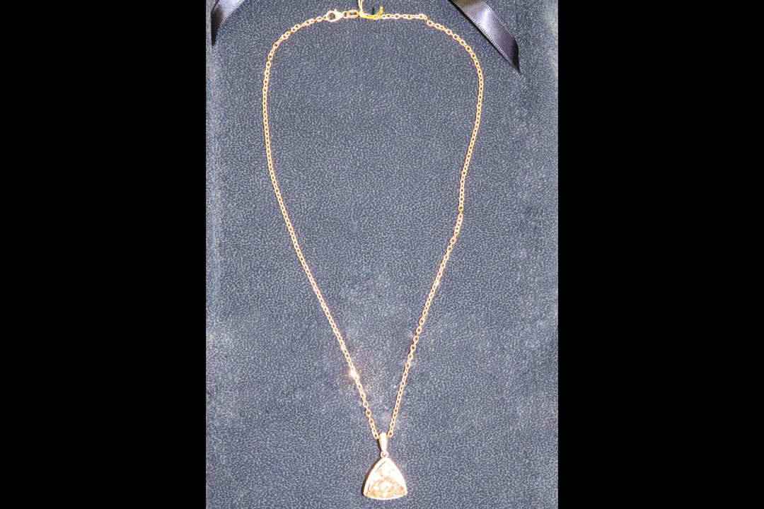 1st Image of a N/A LADIES CAST & ASSEMBLED MORGANITE AND DIAMOND NECKLACE