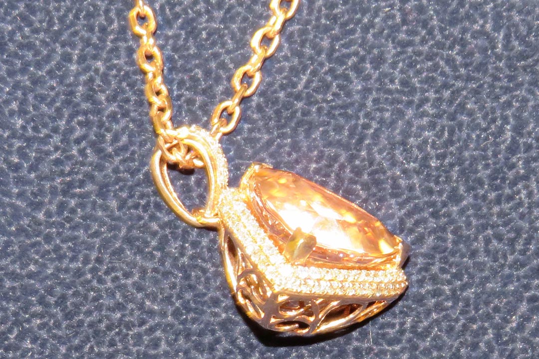 3rd Image of a N/A LADIES CAST & ASSEMBLED MORGANITE AND DIAMOND NECKLACE