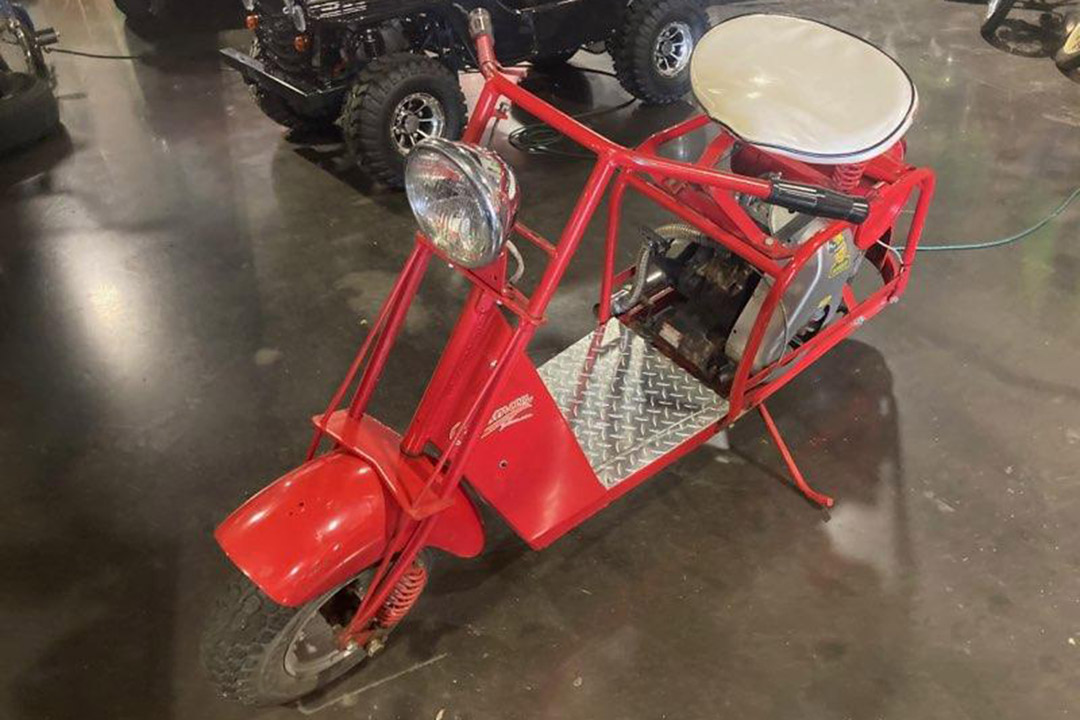 2nd Image of a 1958 CUSHMAN HUSKY