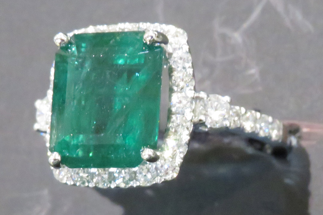 2nd Image of a N/A PLATINUM EMERALD BERYL & DIAMOND RING