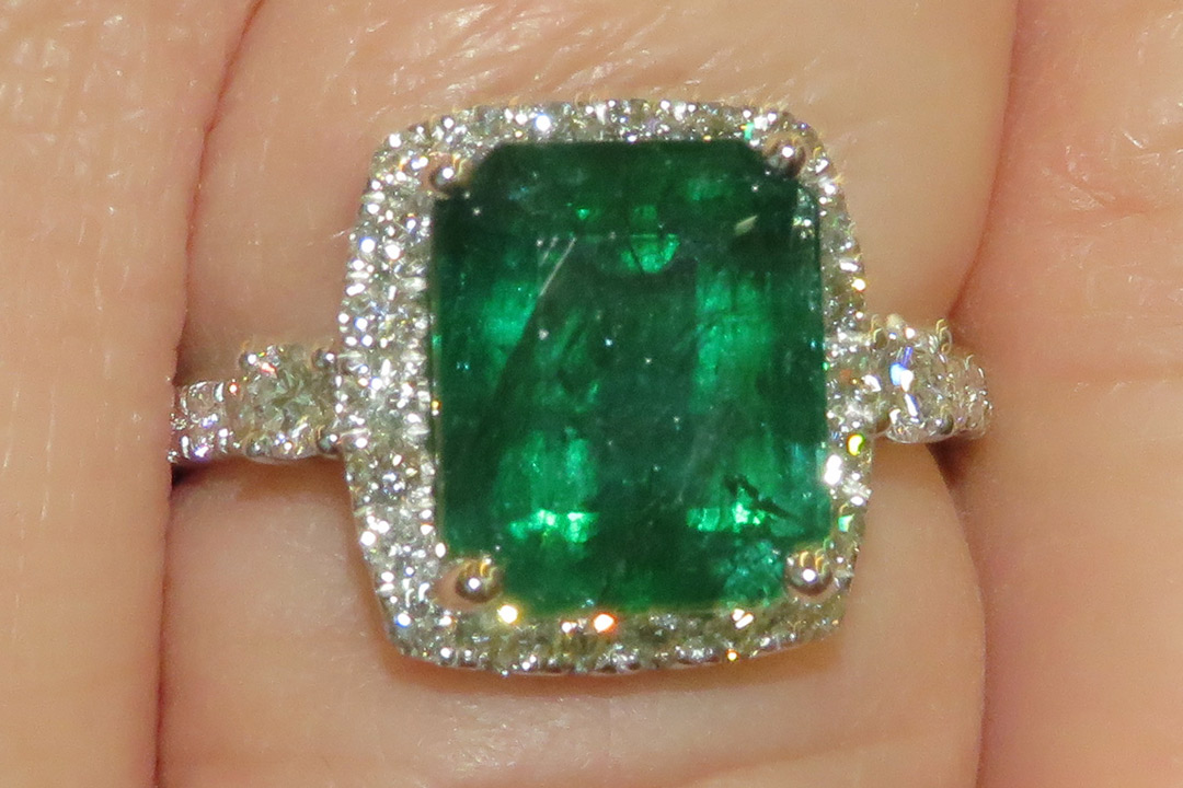 3rd Image of a N/A PLATINUM EMERALD BERYL & DIAMOND RING