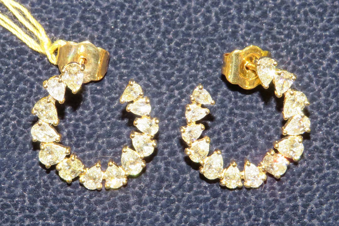 0th Image of a N/A GOLD PEAR& OVAL DIAMOND EARRINGS