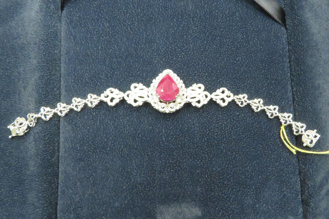 0th Image of a N/A NATURAL BURMESE RUBY CORUNDUM & DIAMOND BRACELET