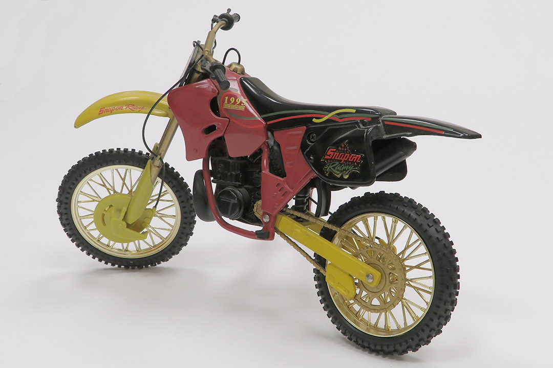 3rd Image of a 1995 SNAP-ON RACING DIRT BIKE