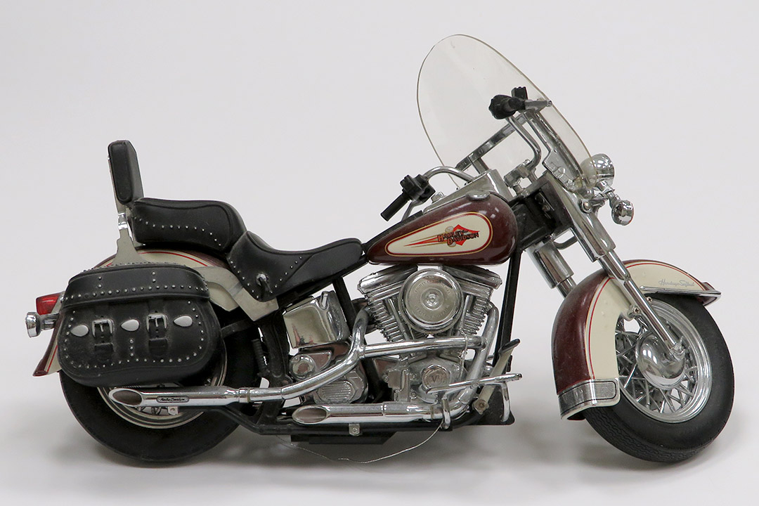 3rd Image of a N/A HARLEY- DAVIDSON HERITAGE SOFTAIL CLASSIC