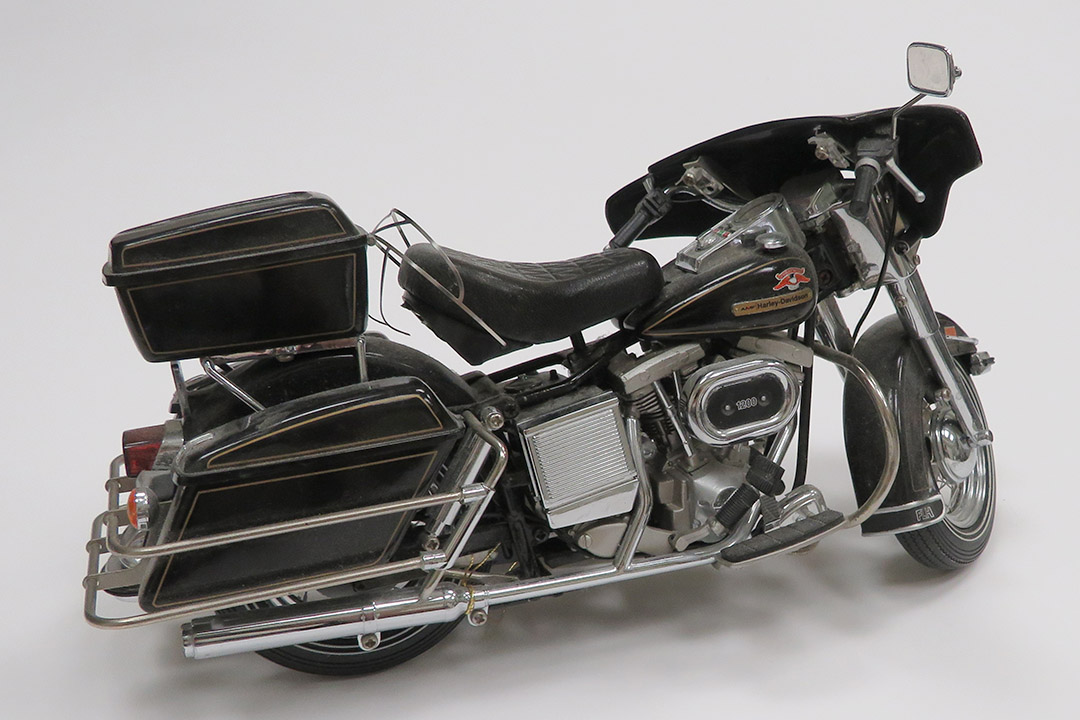 5th Image of a 1976 HARLEY-DAVIDSON ELCTRA DIE CAST