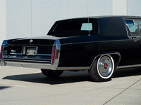 Image 4 of 17 of a 1983 CADILLAC FLEETWOOD
