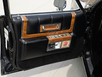Image 7 of 17 of a 1983 CADILLAC FLEETWOOD