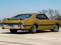 Image 2 of 14 of a 1970 OLDSMOBILE 442