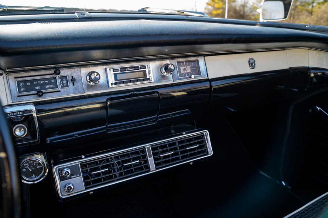 12th Image of a 1957 FORD SKYLINER