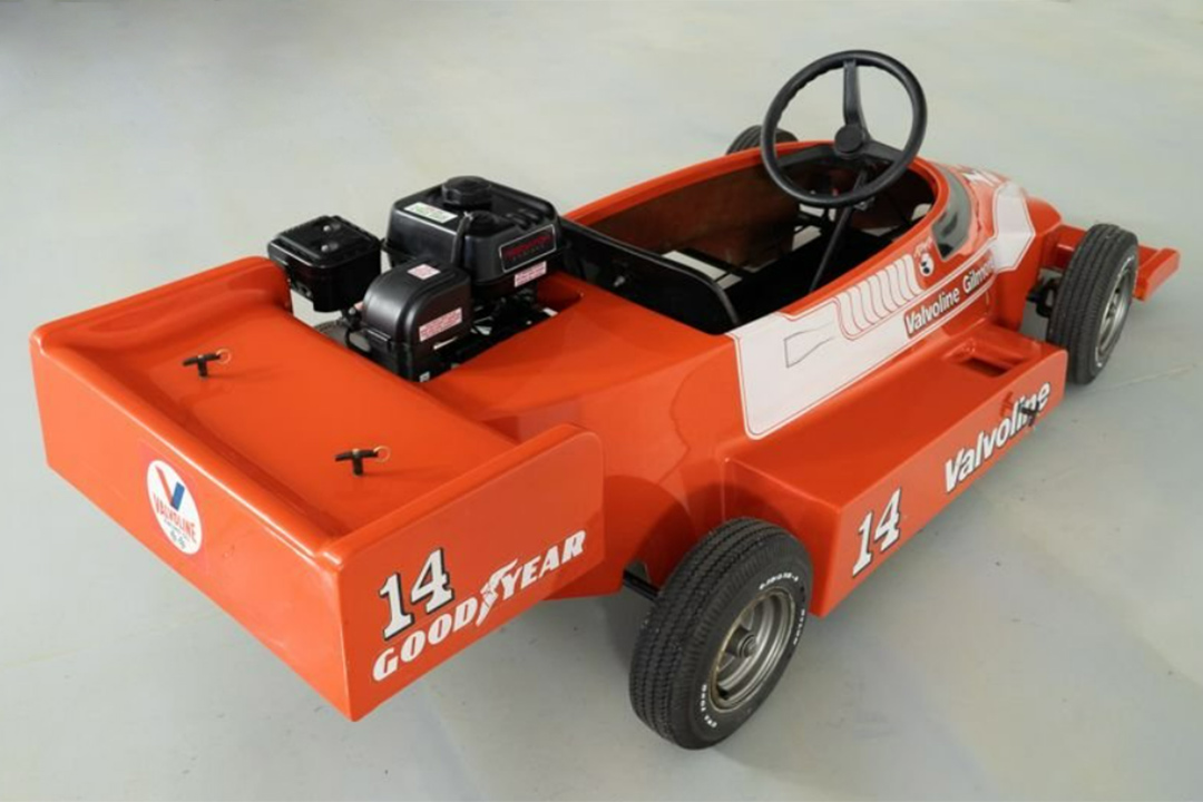 2nd Image of a N/A VALVOLINE GO CART